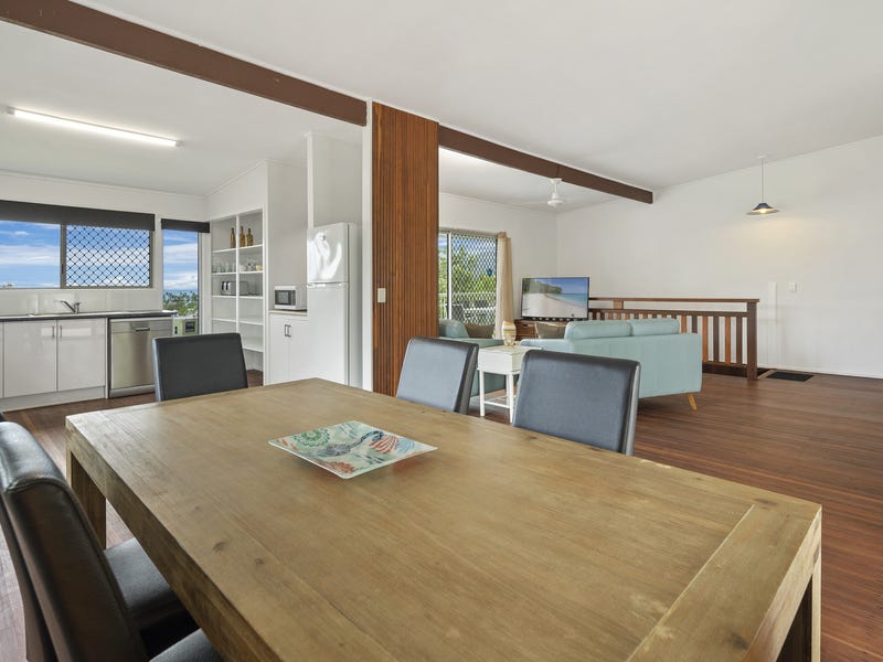 Renovated Airlie Cottage in the 14