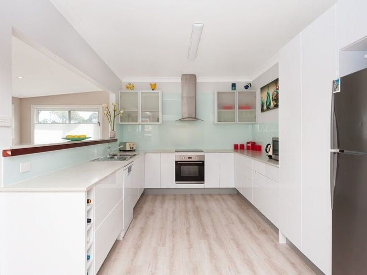 5 BED / 3 BATH 7
