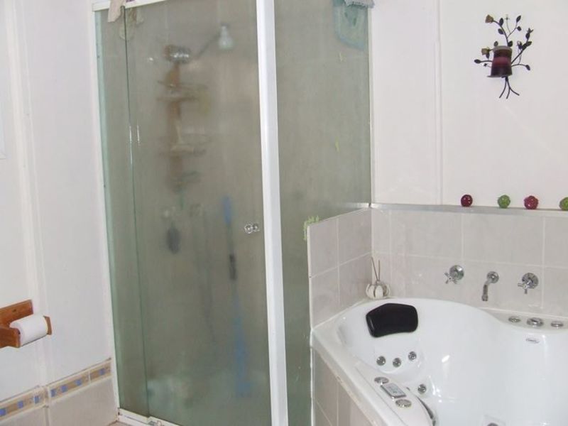 3 bedroom House on 2500 4