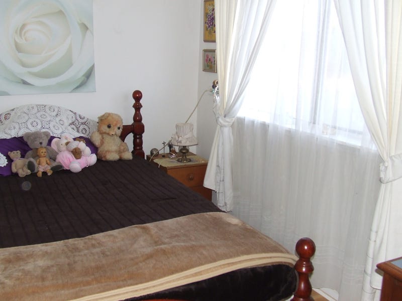 3 bedroom House on 2500 6