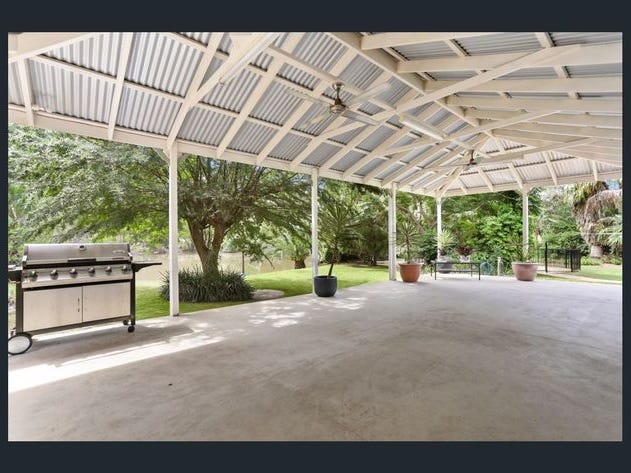 HORSE LOVERS 25ACRE PROPERTY IN 8