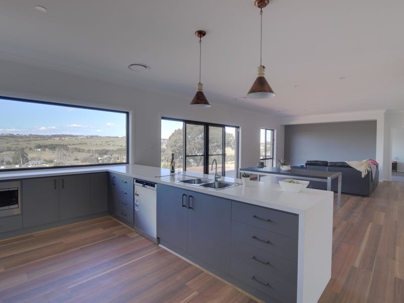 Stunning Views, Opulent Country Lifestyle – Windera