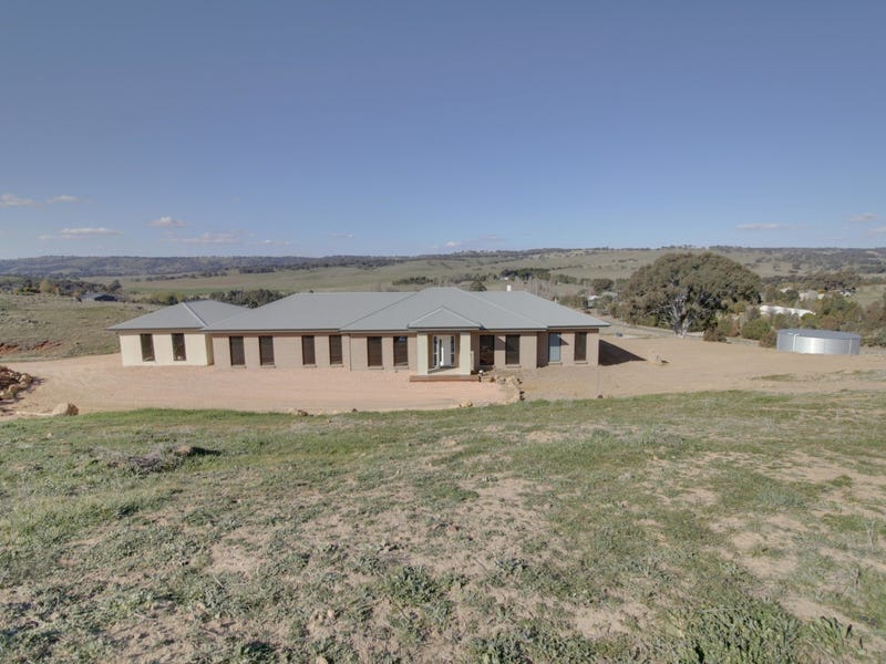 Stunning Views, Opulent Country Lifestyle 4
