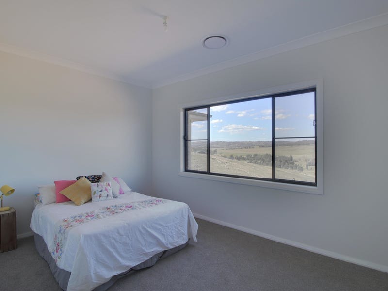 Stunning Views, Opulent Country Lifestyle 11