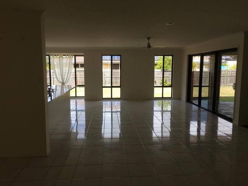 Large house, large land in 6