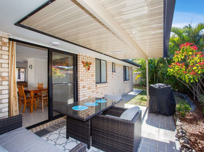 WELL PRESENTED HOUSE IN QUIET 8