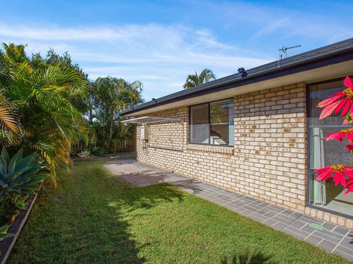 WELL PRESENTED HOUSE IN QUIET 9