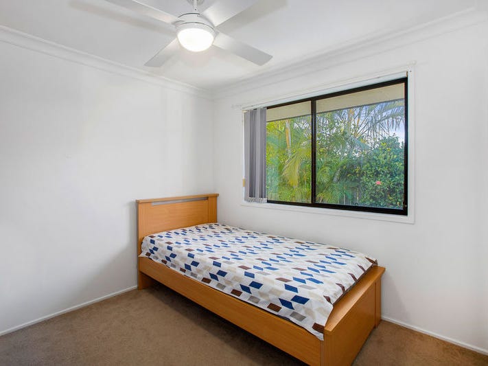 WELL PRESENTED HOUSE IN QUIET 14