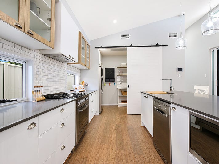 STYLISH MODERN FAMILY HOME, The 11