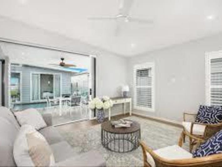 STYLISH MODERN FAMILY HOME, The 12