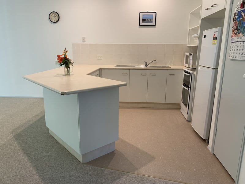 Lovely 2 bed Unit in 5