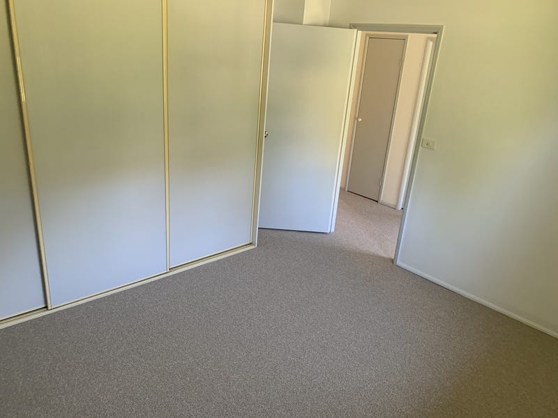 Lovely 2 bed Unit in 9