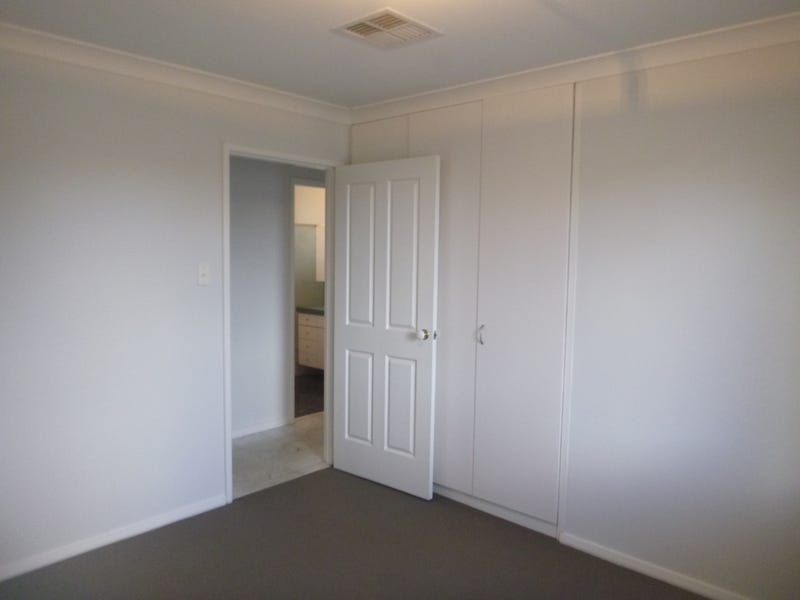 PRICE REDUCED TO $525,000 9