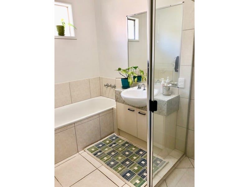 UNDER OFFER $435,000 5