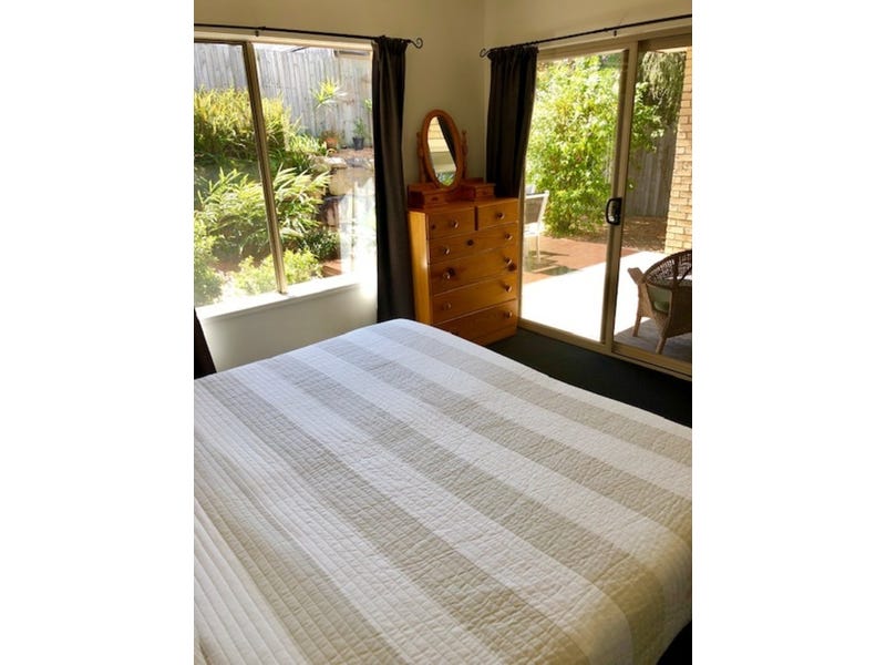 UNDER OFFER $435,000 7