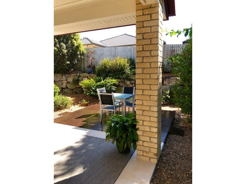 UNDER OFFER $435,000 12
