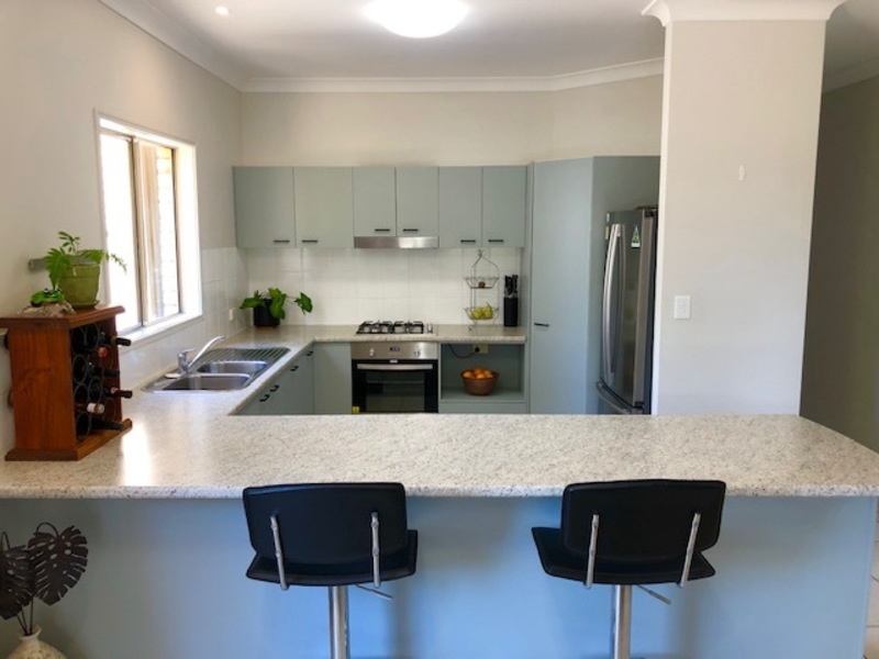 UNDER OFFER $435,000 15