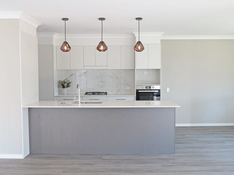 New home in parkside setting 3