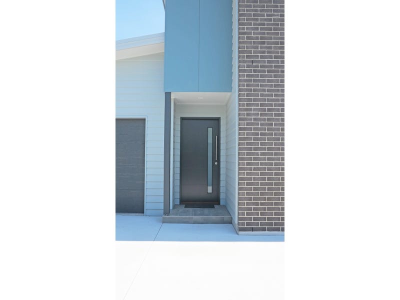 New home in parkside setting 10