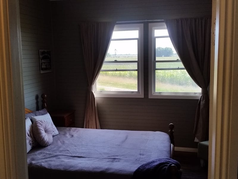 Riverfront 3 Bedroom plus office 7