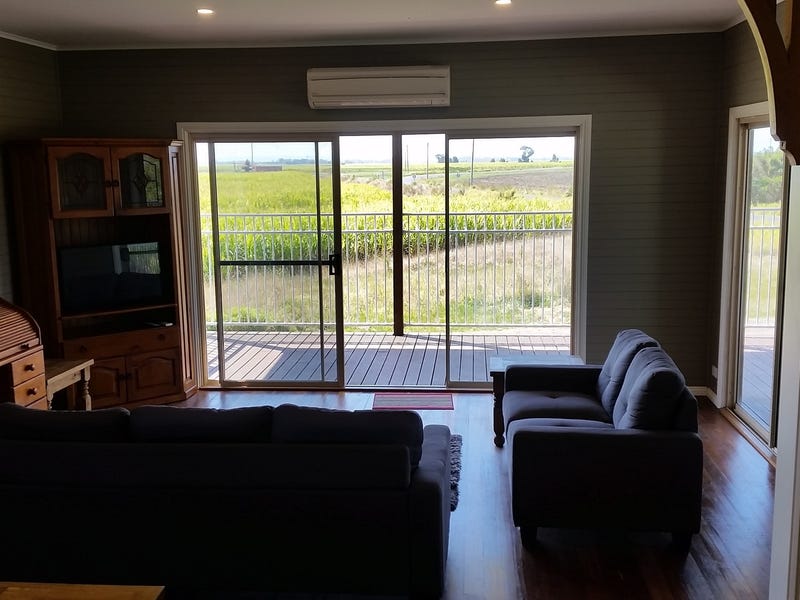 Riverfront 3 Bedroom plus office 9