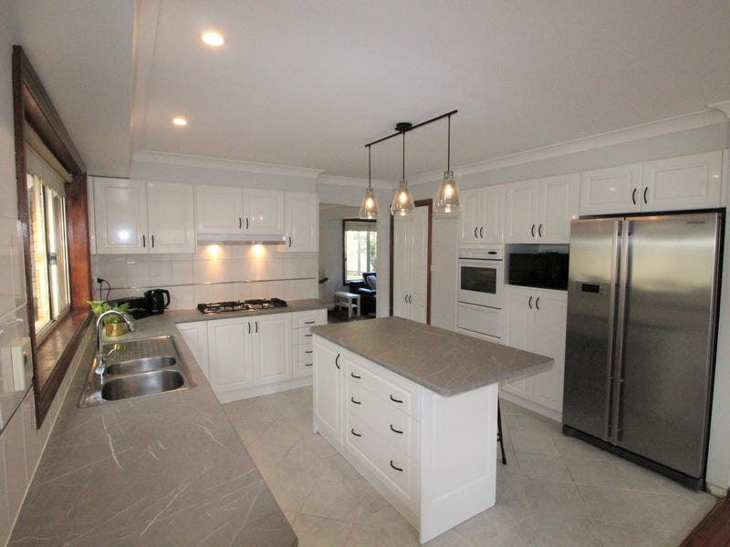 SOLD FOR $981,000 4