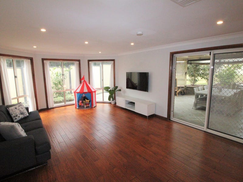 SOLD FOR $981,000 8