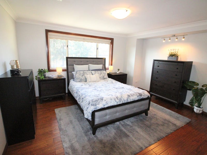 SOLD FOR $981,000 10