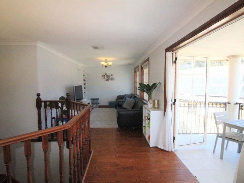 SOLD FOR $981,000 15