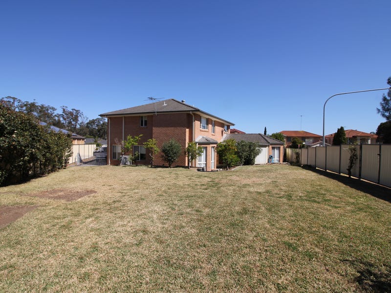 SOLD FOR $981,000 20