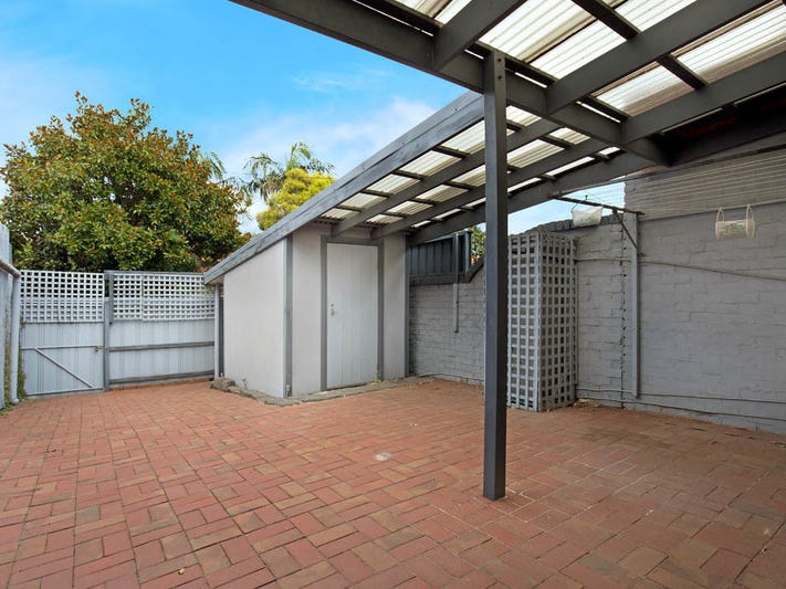 Charming Cottage in ideal location 3