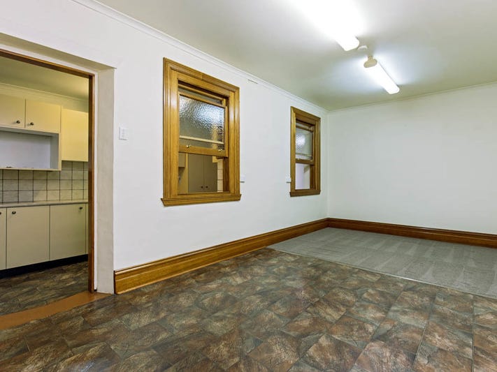 Charming Cottage in ideal location 4