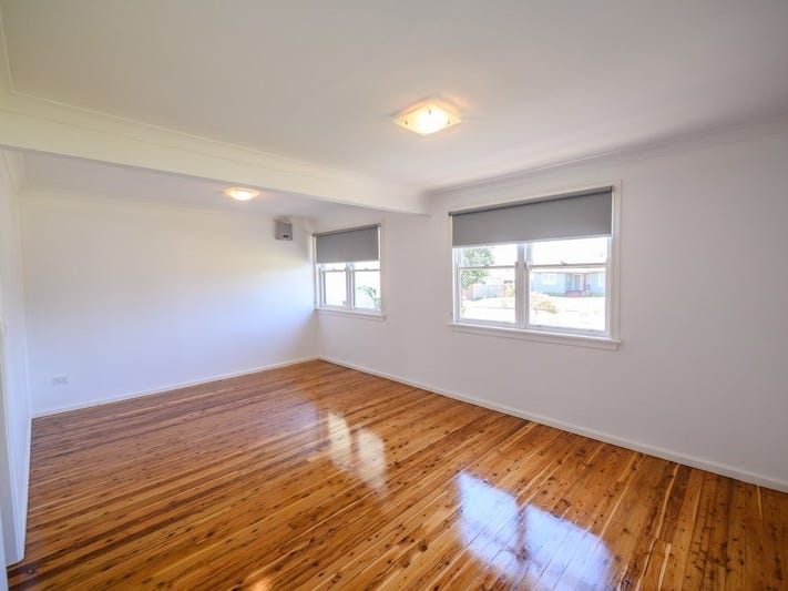Fully Renovated Spacious 4 Bedroom 4