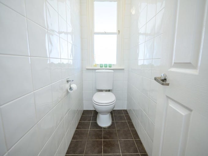 Fully Renovated Spacious 4 Bedroom 7