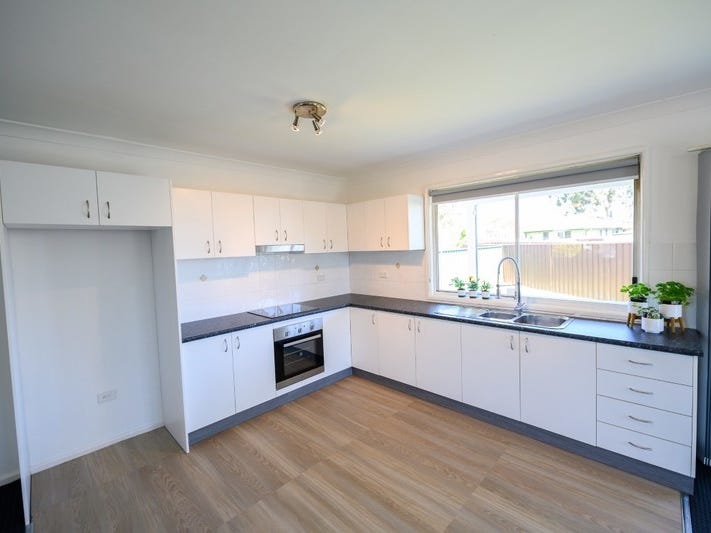 Fully Renovated Spacious 4 Bedroom 9