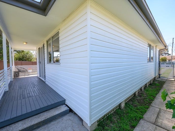 Fully Renovated Spacious 4 Bedroom 13