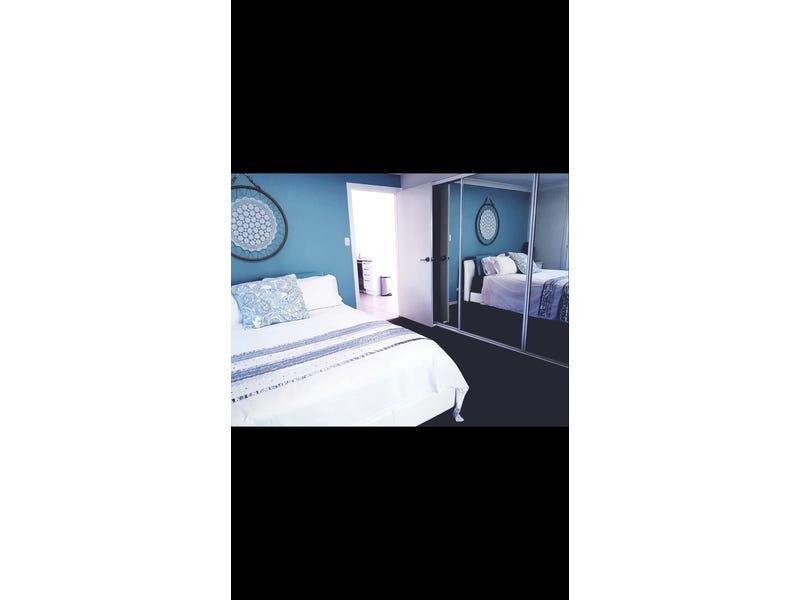 STYLISH LIGHT-FILLED OASIS,   3