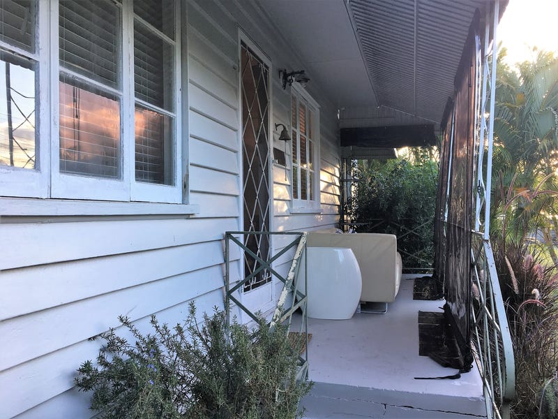 CUTE COTTAGE – SOLD 7