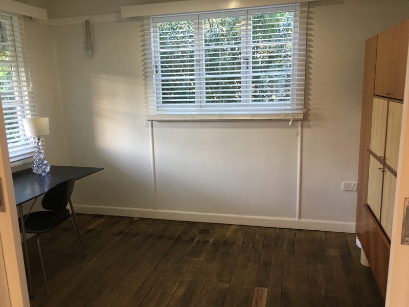 CUTE COTTAGE – SOLD 9
