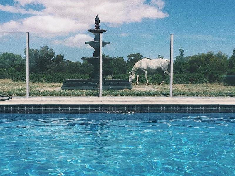 Lifestyle Acreage with Space and 3