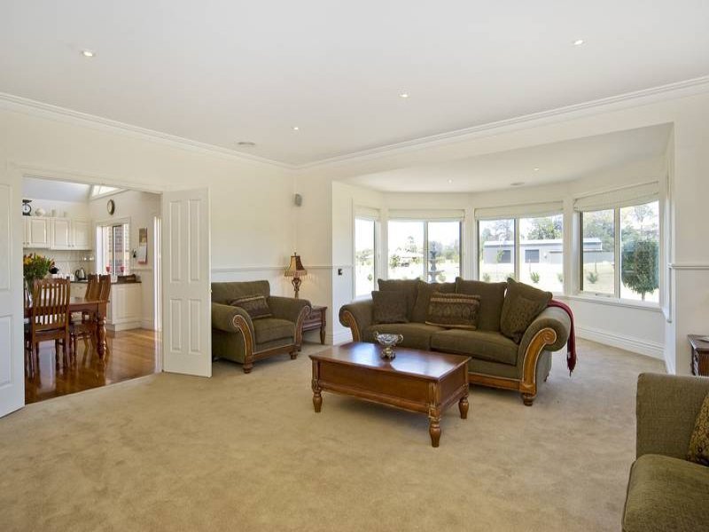 Lifestyle Acreage with Space and 11