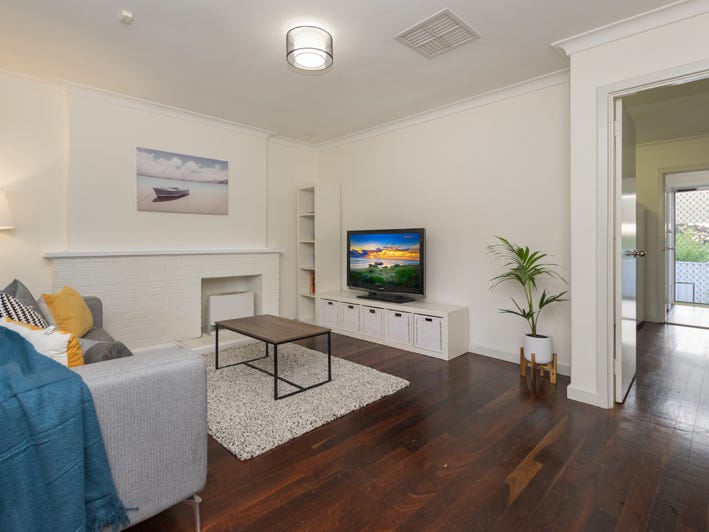 Immaculate Family Home In Quiet 7
