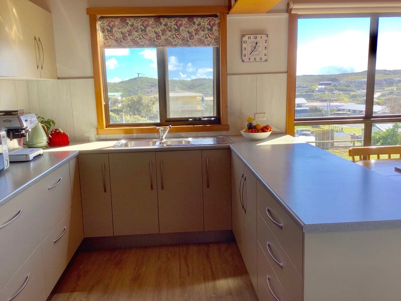 Live or Holiday in Tasmania’s 4