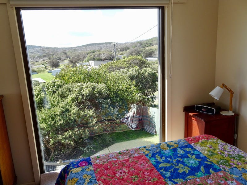 Live or Holiday in Tasmania’s 11