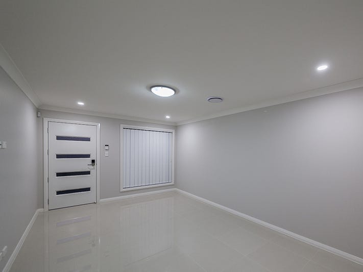 BEAUTIFUL HOME WITH MODERN COMFORT 4