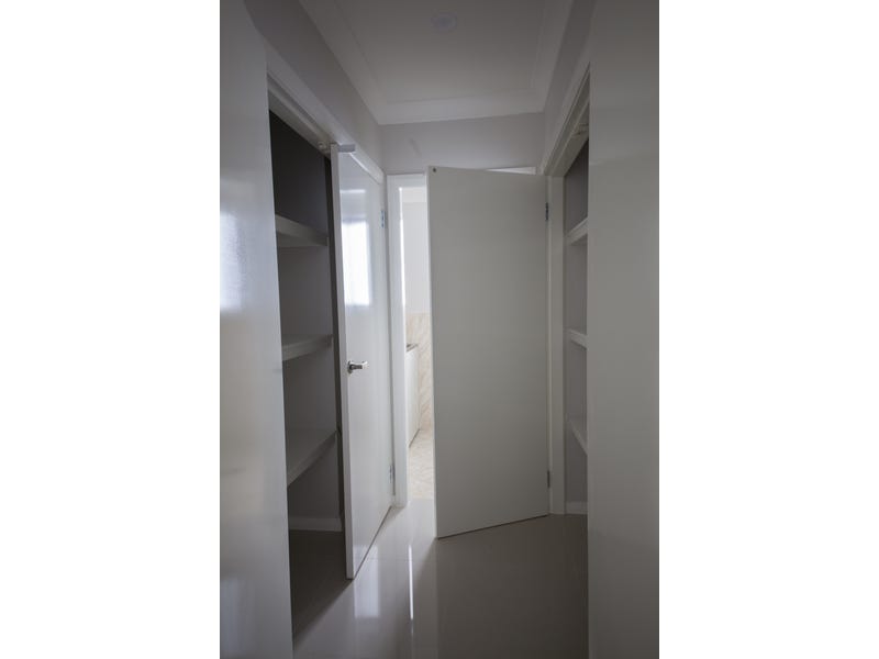 BEAUTIFUL HOME WITH MODERN COMFORT 7