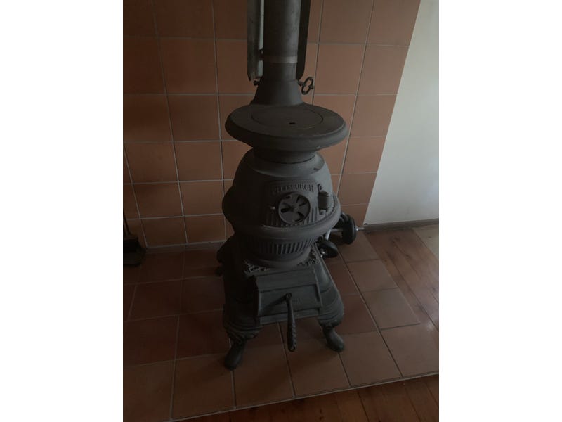 New to the market unique 6
