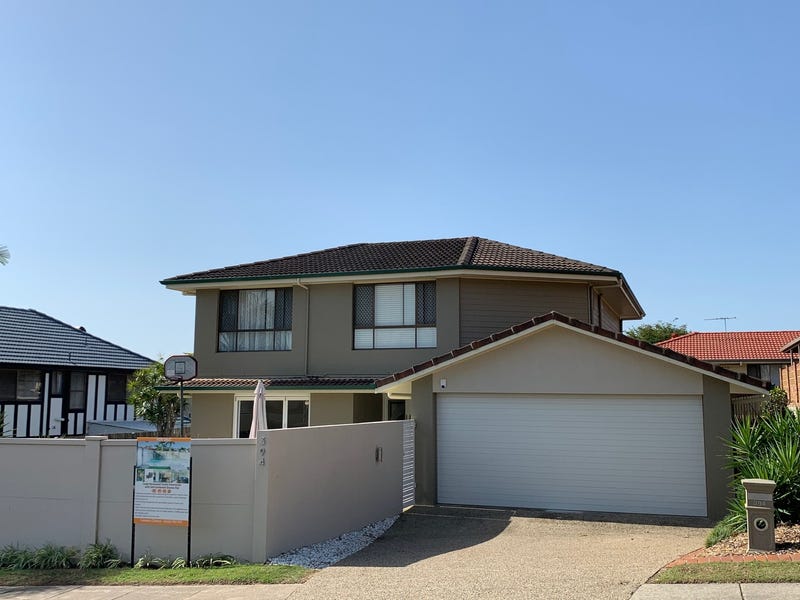 Large Renovated Family Entertainer with Self-Contained Granny Flat