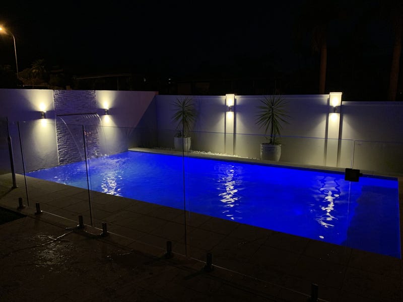 Large Renovated Family Entertainer with 3