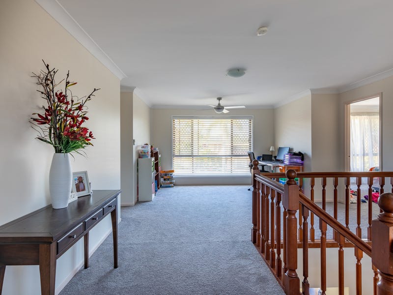 Large Renovated Family Entertainer with 9